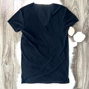Uniqlo black fine mesh tee shirt men’s medium